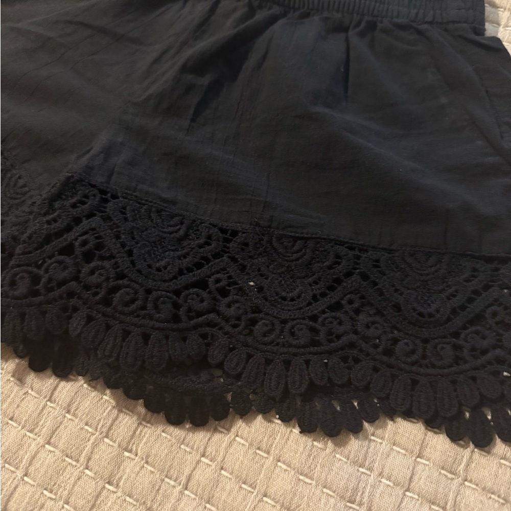 H&M Black High Waist Lace Trim Shorts - Picture 3 of 4